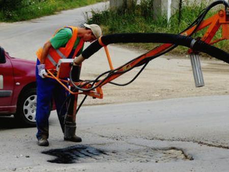 Zbog izvođenja radova u tunelu Vranduk II na dionici M-17 Zenica - Nemila, promet se odvija usporeno, jednim prometnim trakom naizmjenično. zbog izvođenja radova u tunelu vranduk ii na dionici m-17 zenica - nemila, promet se odvija usporeno, jednim prometnim trakom naizmjenično.