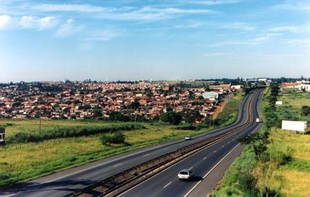 Vremenski uvjeti povoljni su za vožnju. vremenski uvjeti povoljni su za vožnju.