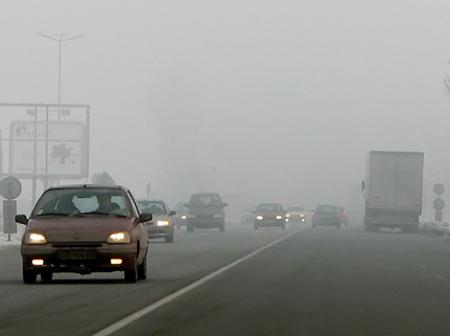 Smanjena je vidljivost zbog magle mjestimice u unutrašnjosti te na autocesti A1 između čvorova Otočac i Gornja Ploča. smanjena je vidljivost zbog magle mjestimice u unutrašnjosti te na autocesti a1 između čvorova otočac i gornja ploča.