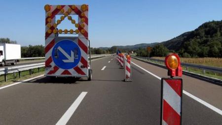 Движението по път I-3 Плевен – Долни Дъбник се осъществява в една лента... Движението по път i-3 Плевен – Долни Дъбник се осъществява в една лента...