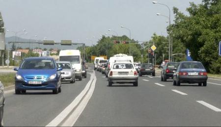 Pojačan je promet na cestama u smjeru mora i unutrašnjosti... pojačan je promet na cestama u smjeru mora i unutrašnjosti...