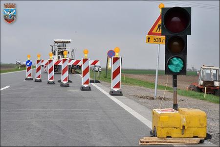 Prekinut je promet na dionici državne ceste Gračac-Knin (DC1) između mjesta Grab i Vučipolje, zbog radova. Obilazak: Gračac-Obrovac-Benkovac-Knin i obrnuto. prekinut je promet na dionici državne ceste gračac-knin (dc1) između mjesta grab i vučipolje, zbog radova. obilazak: gračac-obrovac-benkovac-knin i obrnuto.