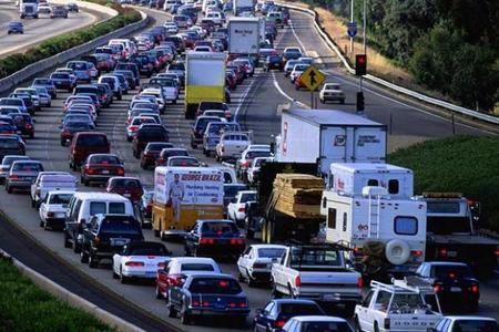 Na autocesti A4 između čvorova IVANJA REKA i KRALJEVAČKI NOVAKI u smjeru Zagreba kolona je oko 1 km na autocesti a4 između čvorova ivanja reka i kraljevaČki novaki u smjeru zagreba kolona je oko 1 km